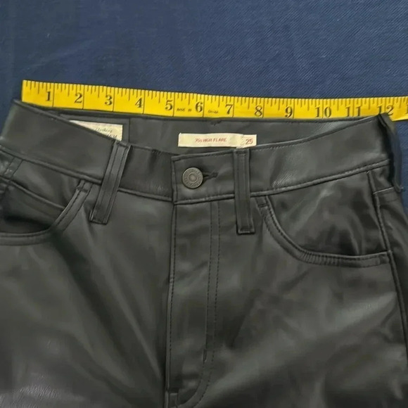 Levi's 70's Flare Faux Leather Pant Leather Night size 25 NWOT - Picture 11 of 14
